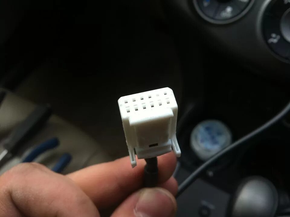 Подключение штатного микрофона рав 4 Поставил USB к штатной магнитоле. - Toyota RAV4 (III), 2 л, 2010 года электроник