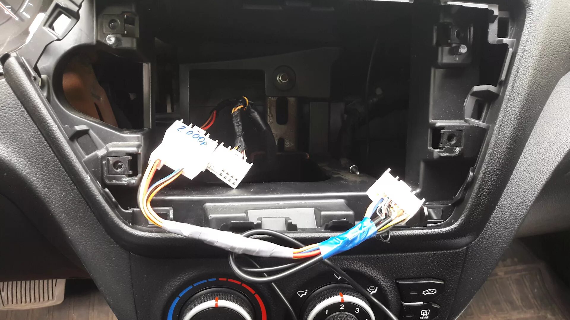 Подключение штатной магнитолы киа рио 3 Установка штатной панели USB/AUX на Kia Rio III - DRIVE2