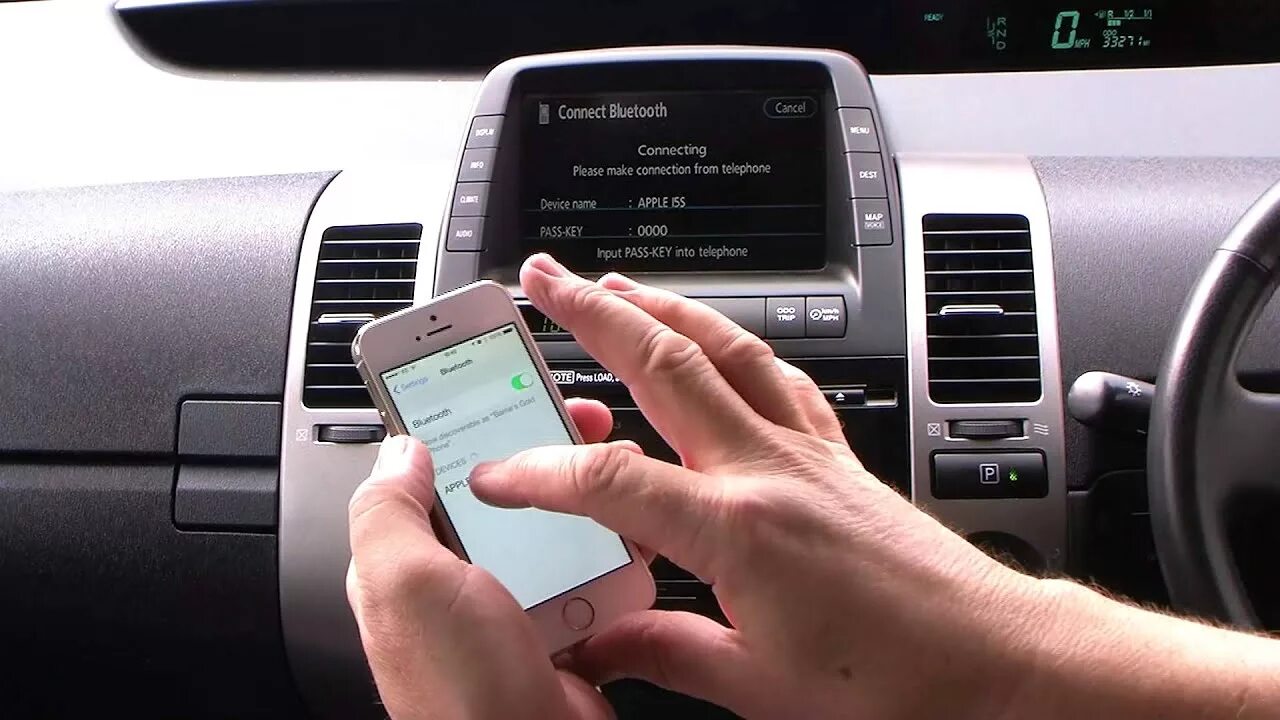 Подключение телефона через блютуз в машине How to sync your iPhone to the bluetooth audio system in a Toyota Prius 1.5 T Sp