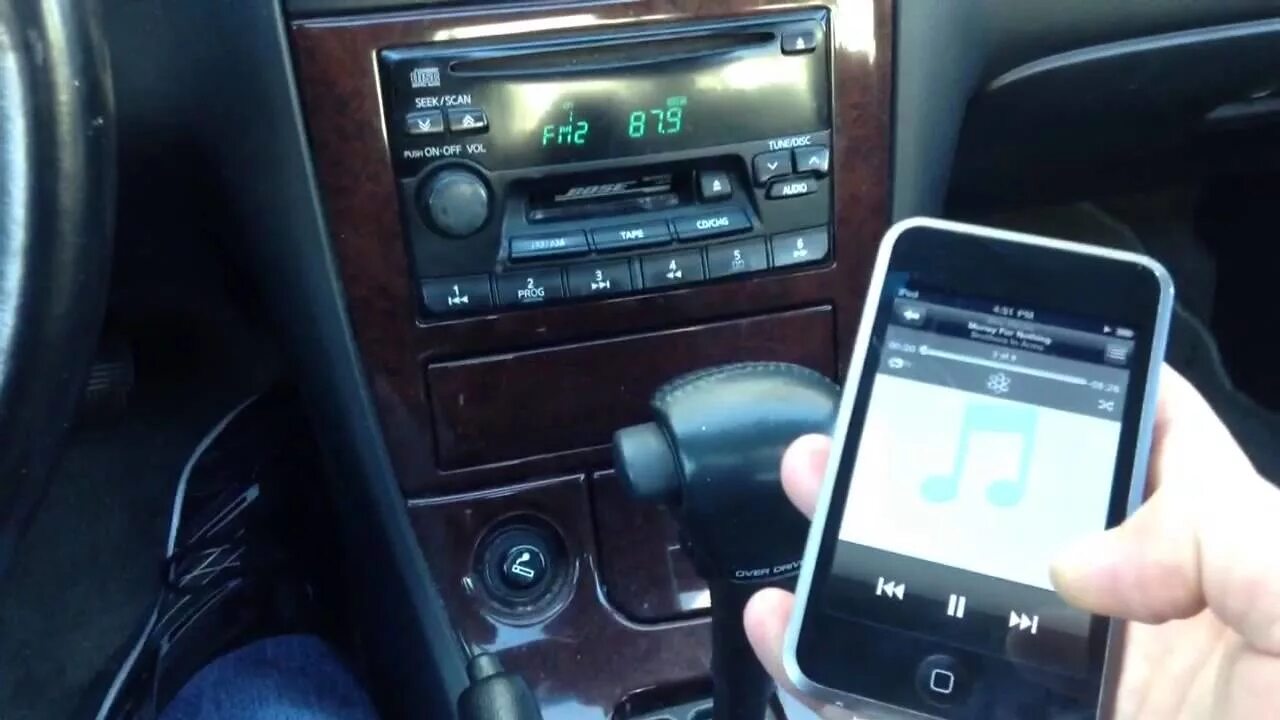 Подключение телефона через магнитолу How to Connect iPhone 4S to Your Car Radio - iPhone4s Car Kit - YouTube