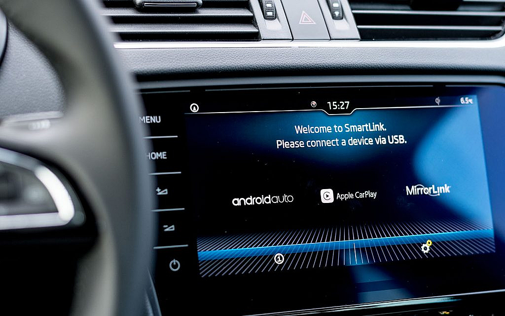 Подключение телефона к андроид авто Android Auto Tips And Tricks: Navigate, Entertain & More dubizzle