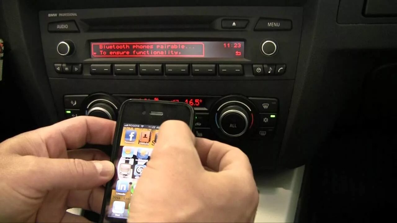 Подключение телефона к бмв Sync your BMW with your Smartphone via Bluetooth - YouTube