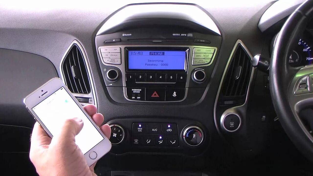 Подключение телефона к солярису How to sync your iPhone to the bluetooth system in an Hyundai IX 35 - YouTube