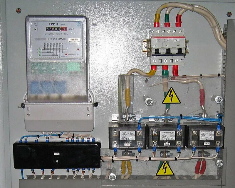 Подключение трехфазного счетчика через трансформаторы тока фото Электромонтажные работы в Эмекове: 113 электромонтажников