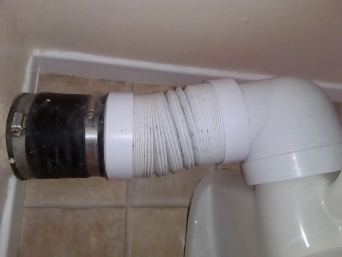 Подключение унитаза без гофры Help with a leaking toilet pan connector DIYnot Forums