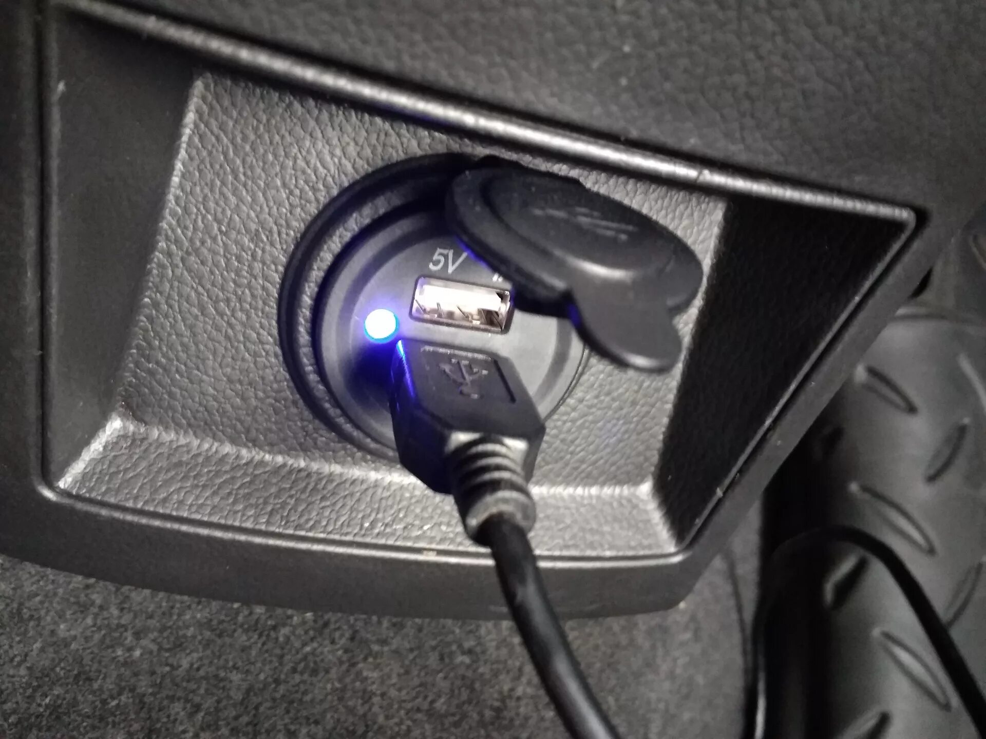 Подключение usb розетки в авто Установка USB розеток вместо прикуривателя ч.1 - Chevrolet Cruze Hatchback, 1,6 