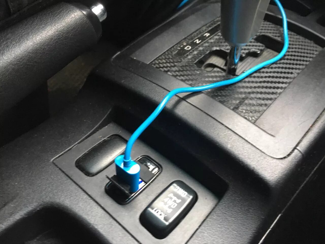 Подключение usb розетки в сайбер Установка USB Розетка - Mitsubishi Lancer X, 2,4 л, 2008 года электроника DRIVE2