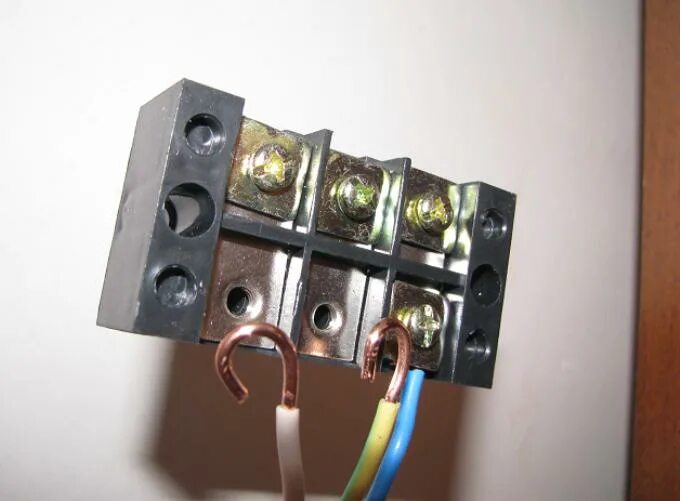 Подключение варочной панели через клеммник Подключение варочных панелей в Москве и МО - компания "УЮТМАСТЕР"