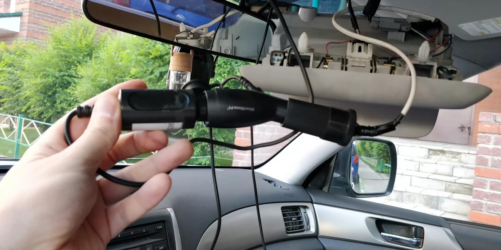 Подключение видеорегистратора в машине Скрытое подключение радар-детектора и видеорегистратора - Subaru Forester (SH), 