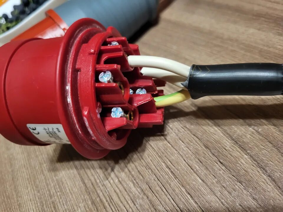 Подключение вилки 380 4 Вилка 380 вольт 5 контактов 16А (Red 3-phase 16A 5-pin Tesla Adapter Gen 2) - Te