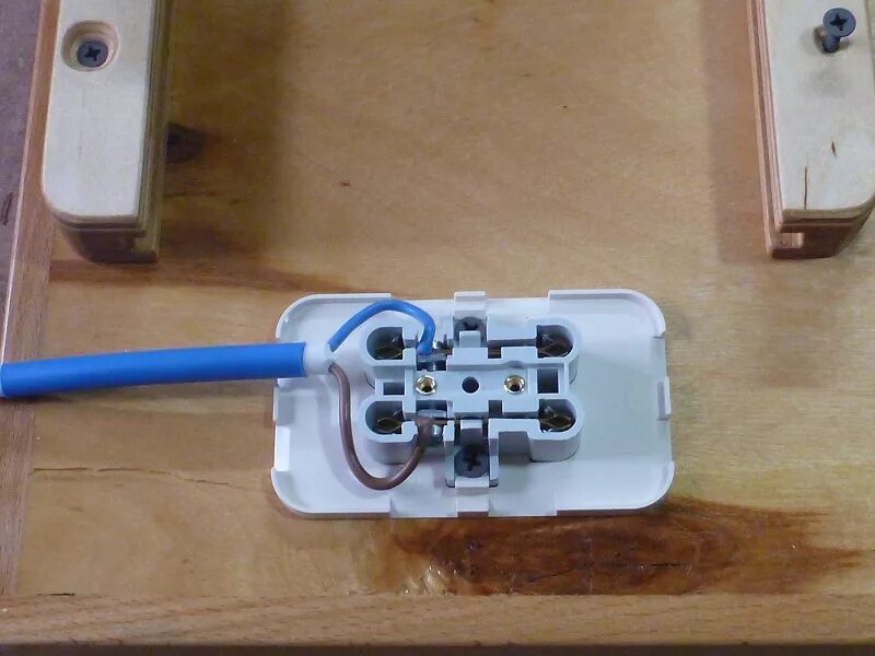 Подключение внешней двойной розетки Крышка стола ( столешница ).: Розетка. (#52901)