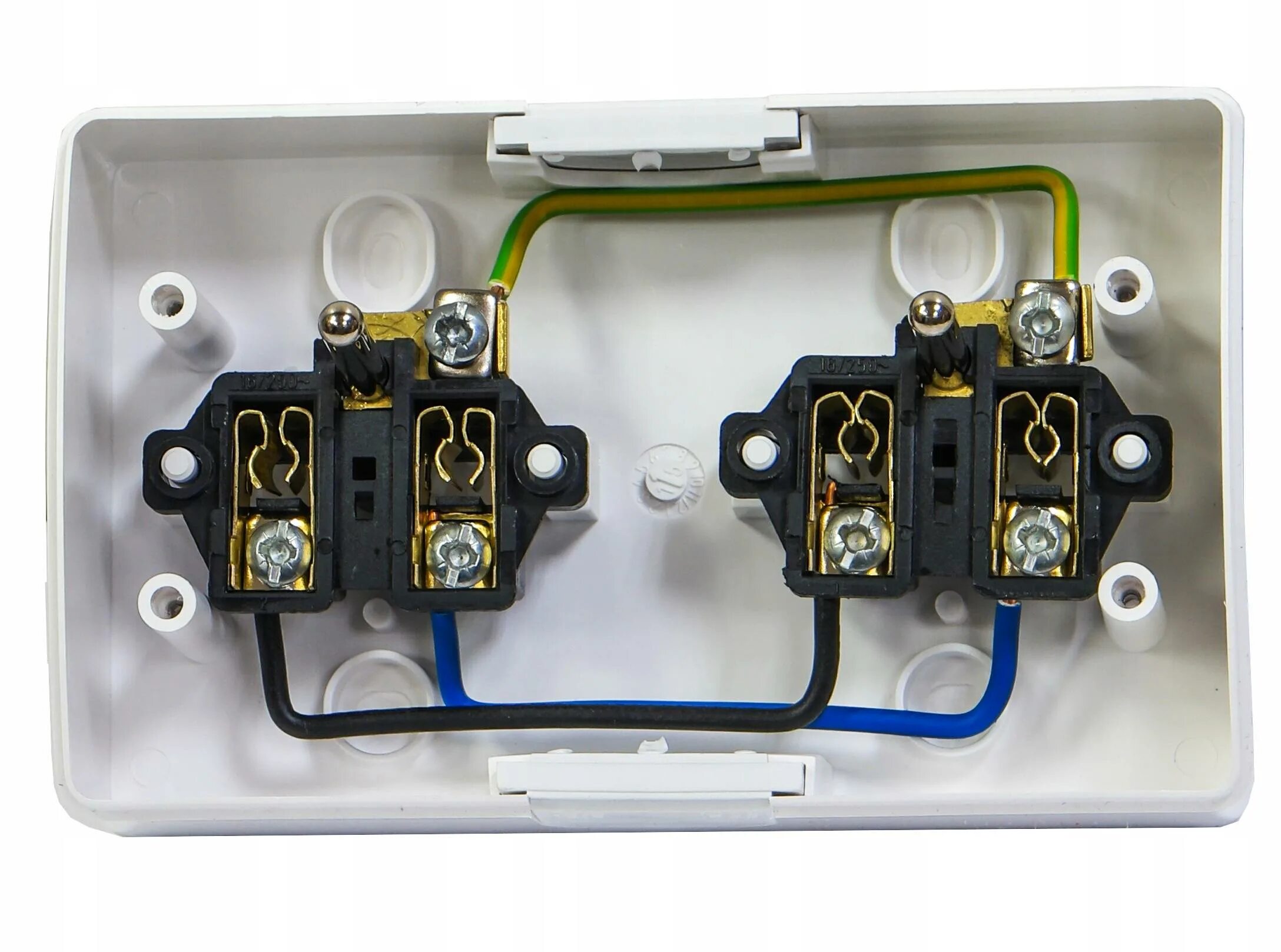 Подключение внешней двойной розетки Подключение наружной розетки