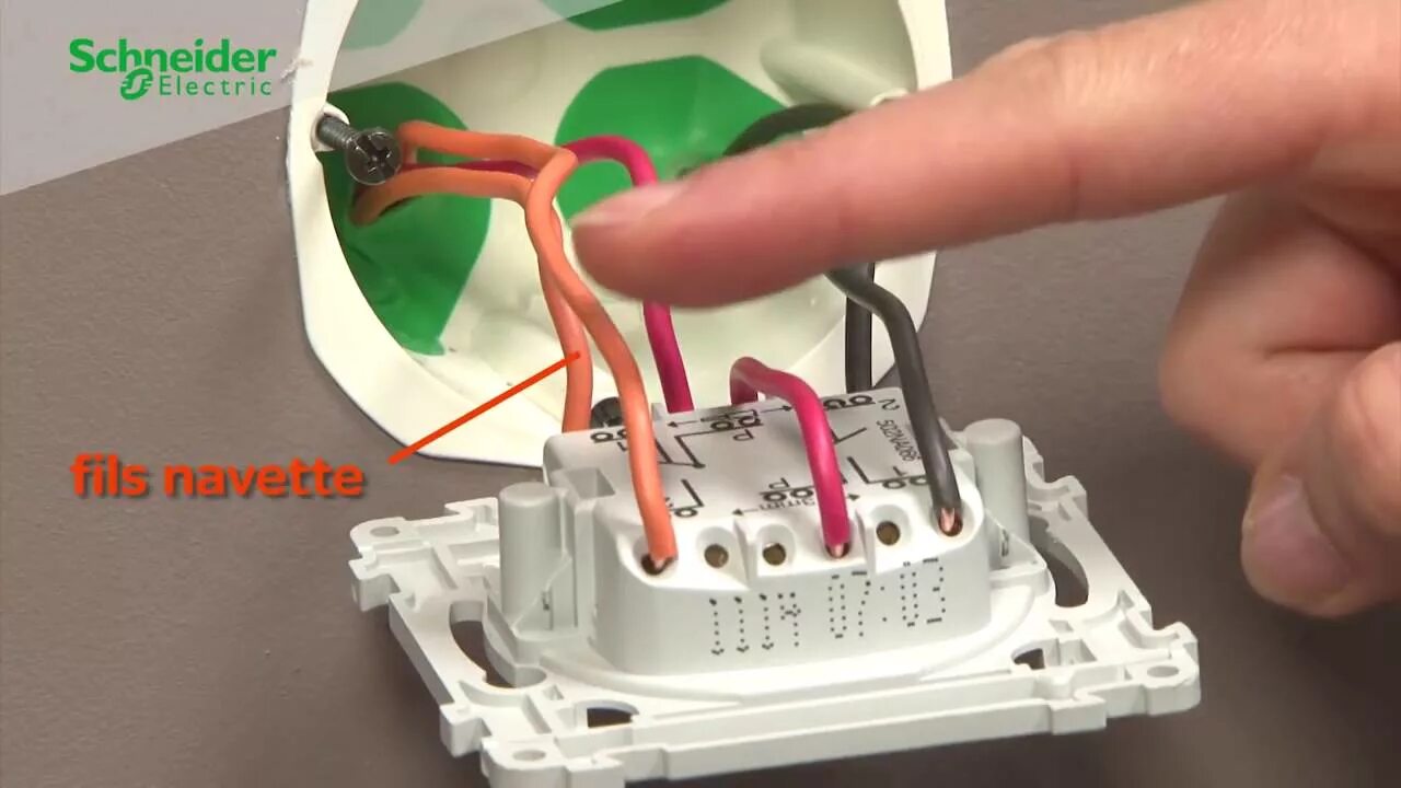 Подключение выключателя schneider electric Comment installer un interrupteur double va et vient - YouTube