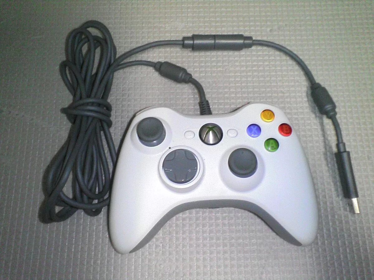 Подключение xbox геймпада к компьютеру File:Xbox360 WiredController.jpg - Wikipedia