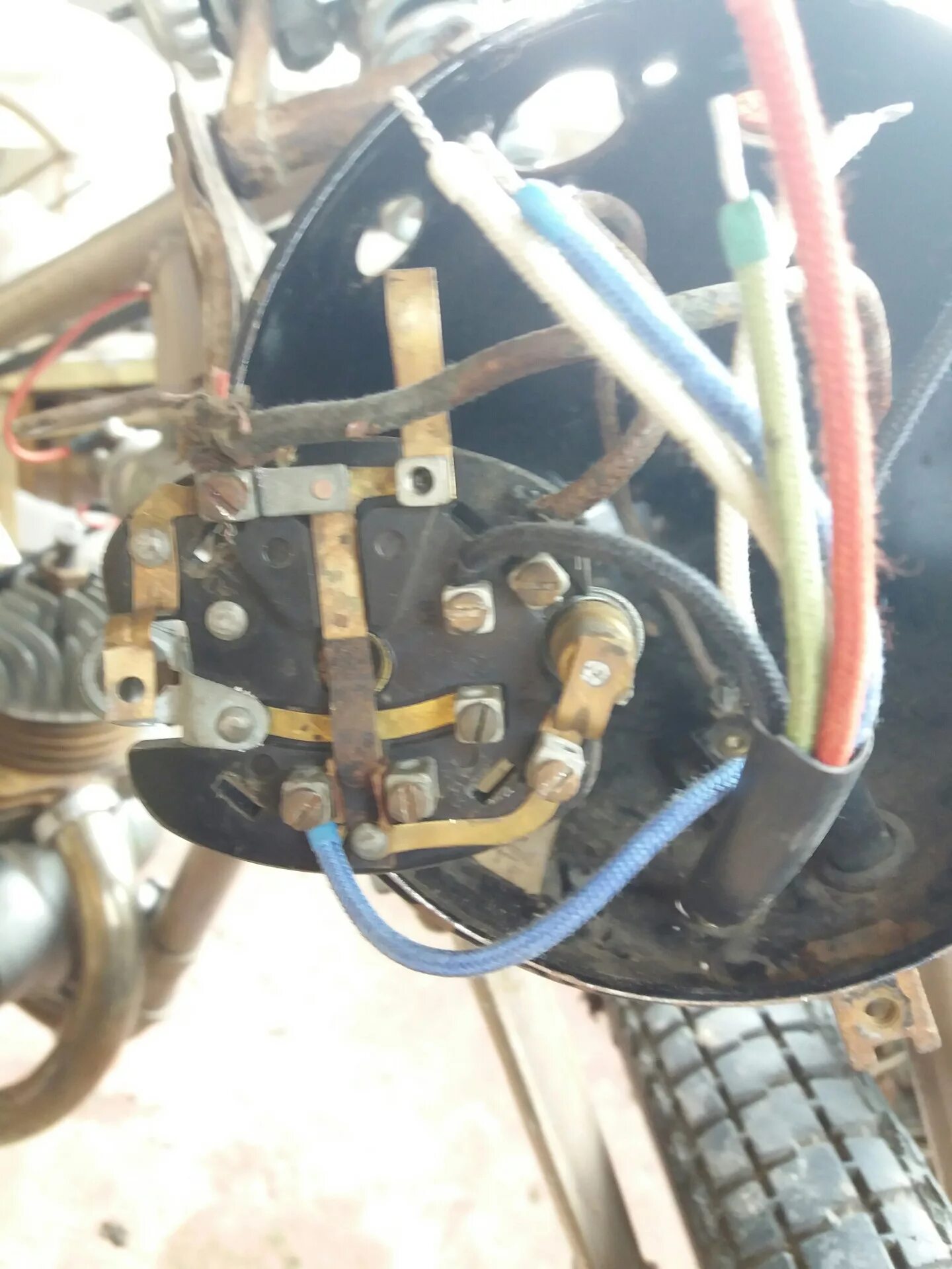 Tell me how to connect the ignition lock on the Ural motorcycle 2021 Любители Мо