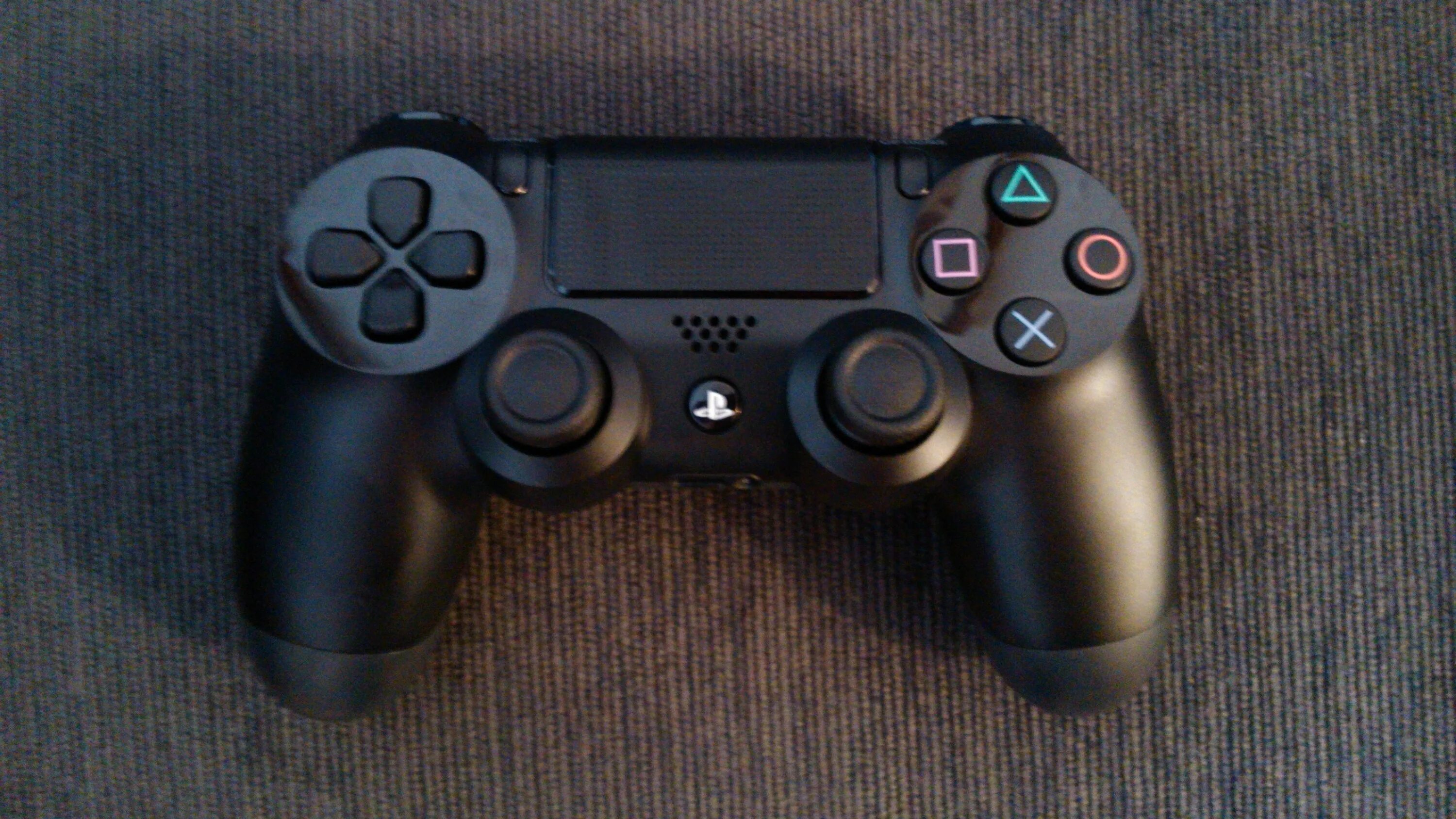 Подключения геймпада от ps4 к компьютеру Датотека:DualShock 4 2013-12-13 23-57.jpg - Википедија