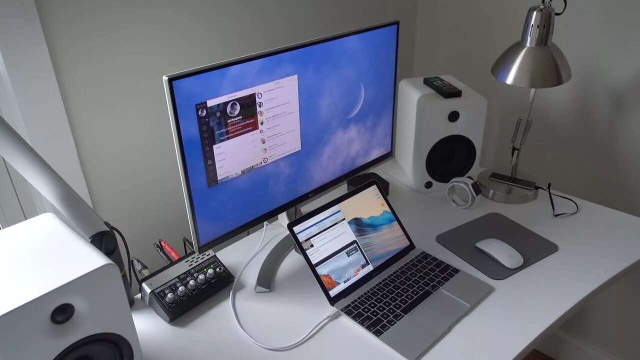 Подключить монитор к ноутбуку как второй экран Review: LG 27UD88 a 4K USB-C Monitor for 12" MacBook - YouTube