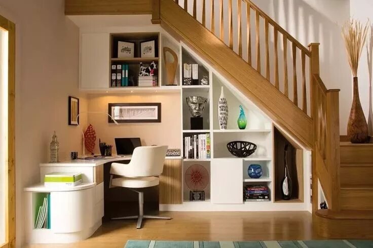 Подлестничное пространство в частном доме фото Aménagement sous escalier : idées, photos et astuces pratiques de rangement sous