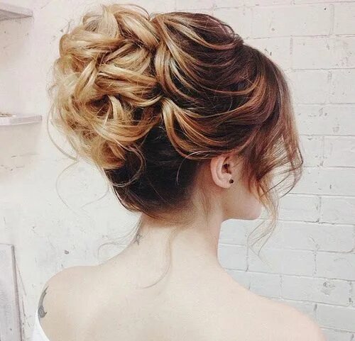 Поднятые прически на средние волосы grunge Tumblr Medium hair styles, Hair styles, Braided hairstyles easy