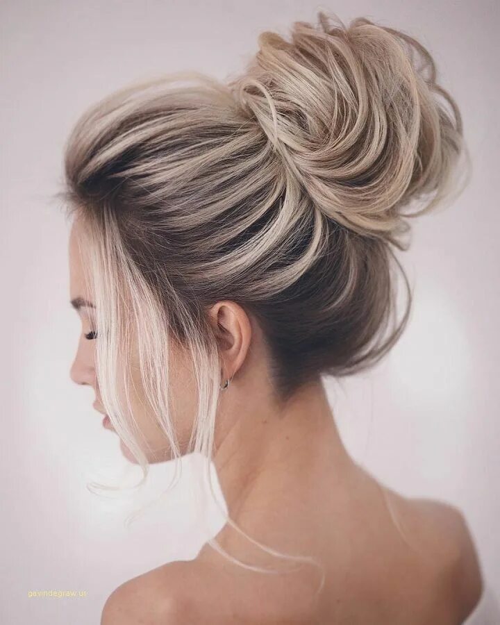 Поднятые волосы прически женские Unique Updo Hairstyle for Wedding Guest Hair bun maker, Long hair styles, Middle