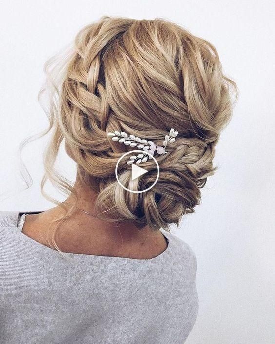 Подобранные прически Bruiloft Messy Bun kapsel met ornamenten #kapselideeen #schattigekapsel Long hai