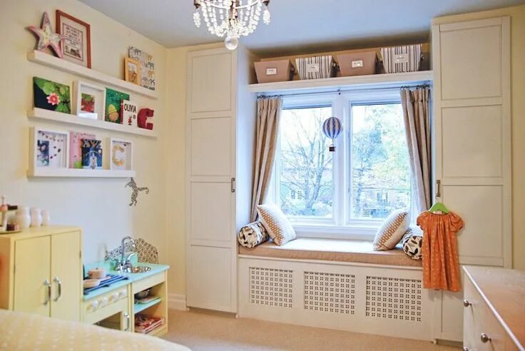 Подоконник шкаф фото You'll Never Guess What These Built-Ins Are Made Of Home remodeling diy, Ikea bu