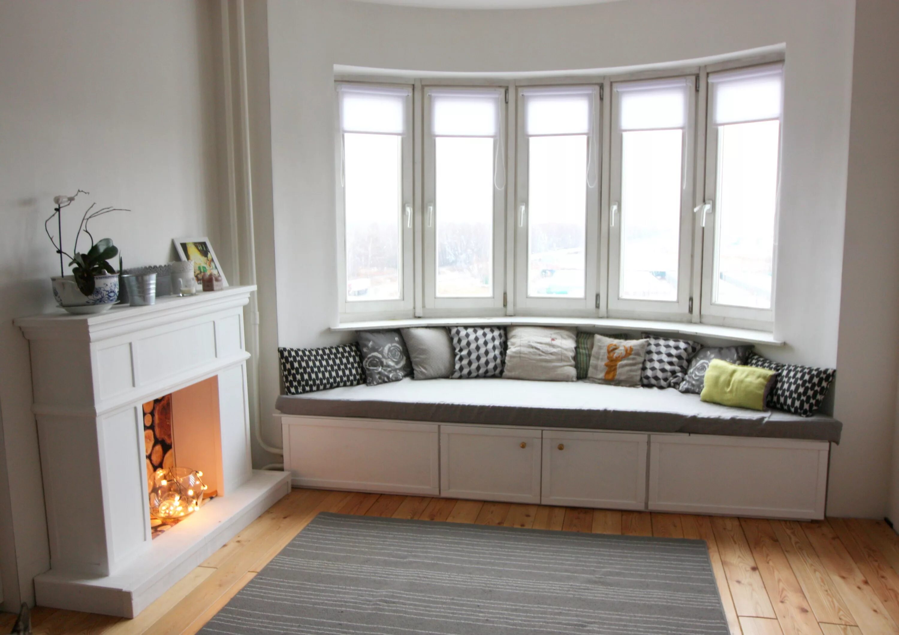 Подоконник в гостиной фото Мебель &окно в 2023 г Мебель, Круглый диван, Дизайн дома