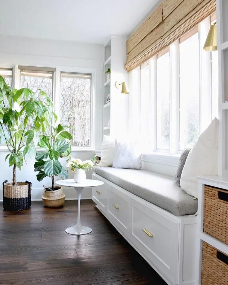 Подоконник в гостиной фото Brit House Updated (@houseupdated) * Instagram photos and videos House interior,