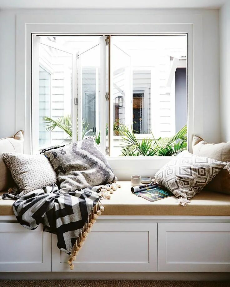 Подоконник в интерьере фото See this Instagram photo by @insideoutmag * 817 likes Window seat design, Cottag