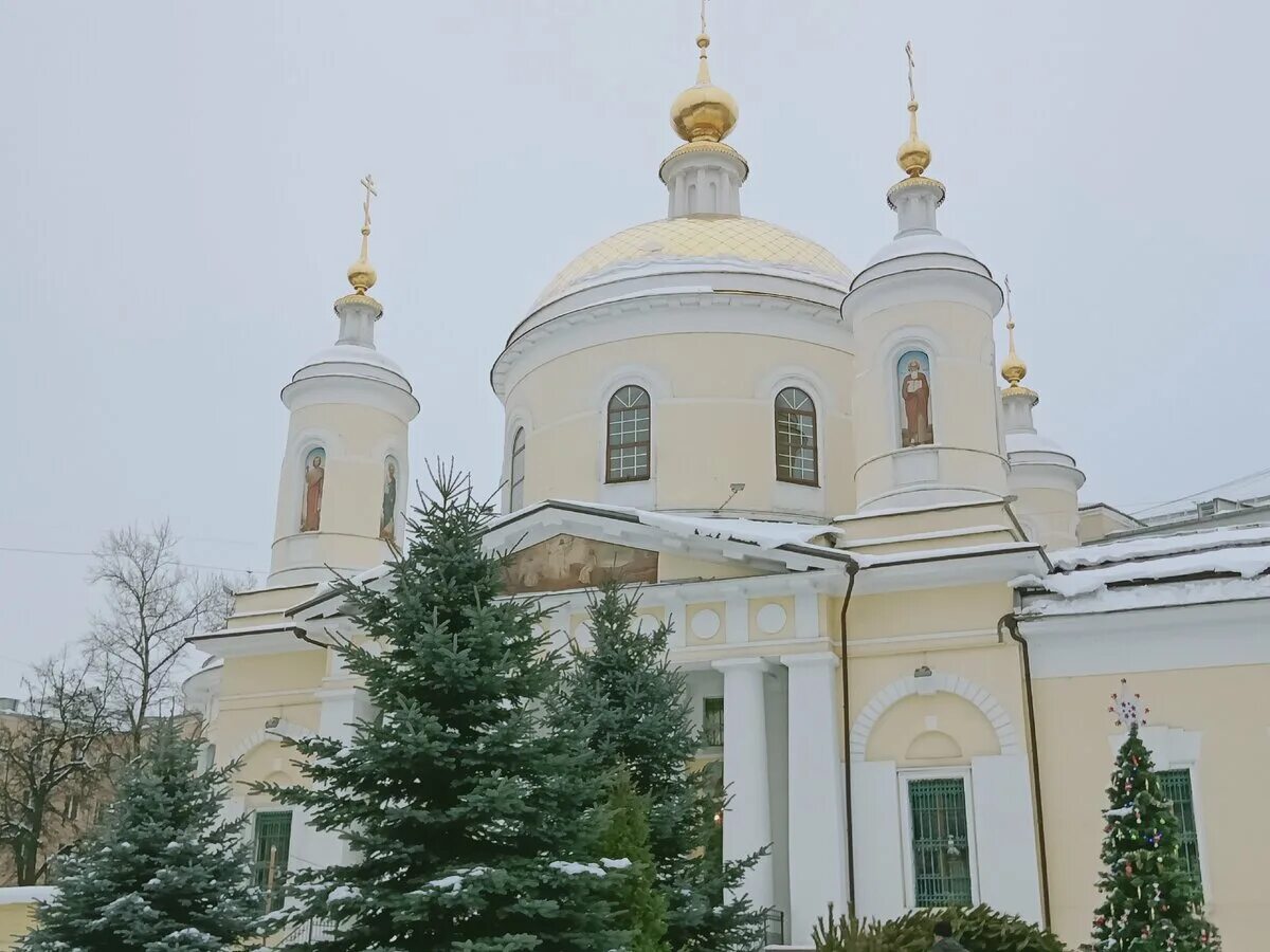 Подольские храмы фото Подольск. Соборная площадь. Троицкий собор. Памятник-обелиск гренадерам Милорадо