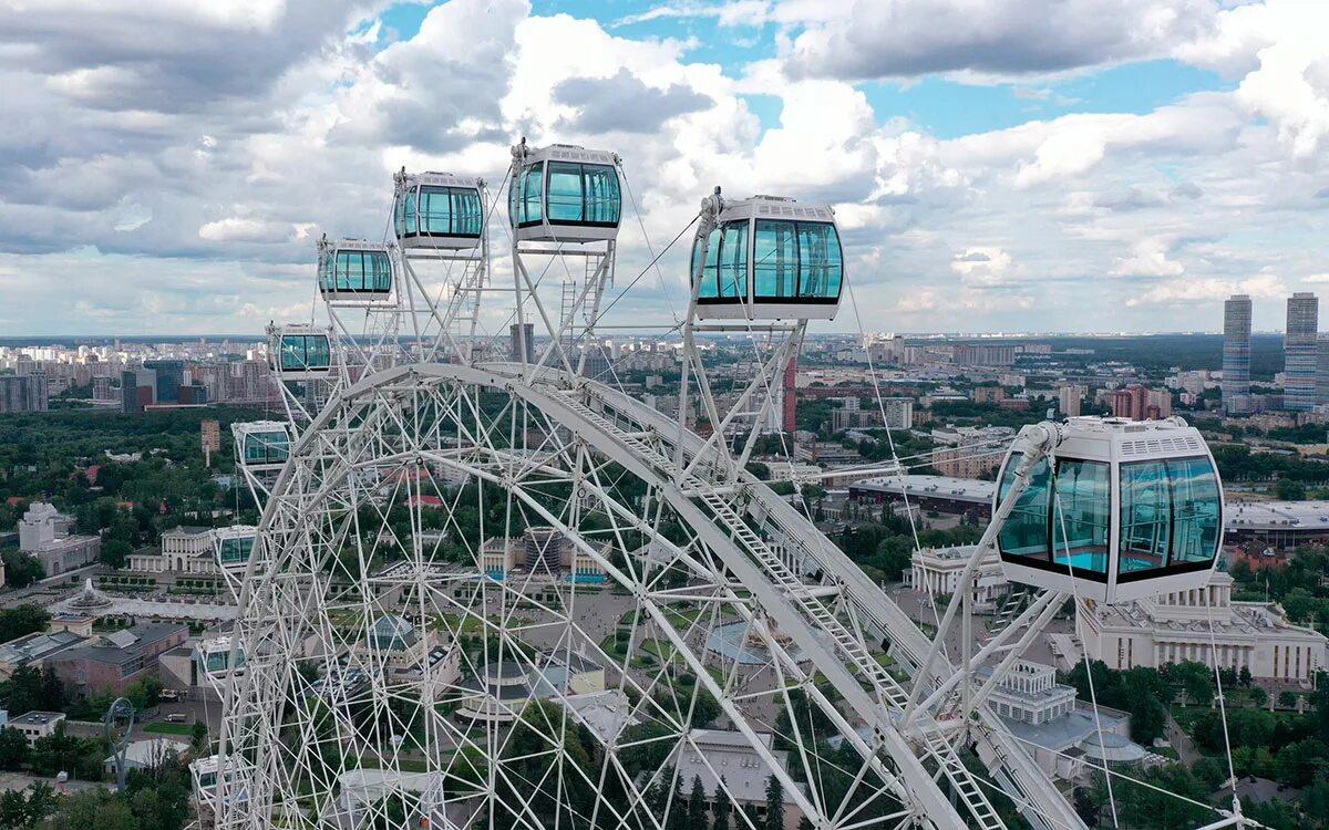 Подпись фото на колесе обозрения Аттракцион "Солнце Москвы" лишился открытых кабинок РБК Life