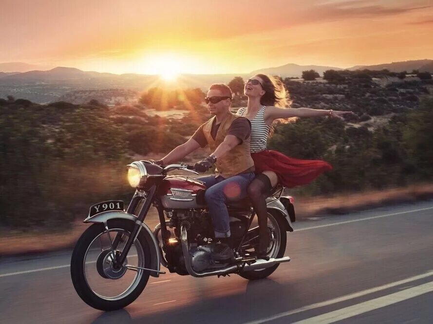 Подпись фото с мотоциклом Купить б/у Triumph Bonneville T100 инжектор 5 передач в Москве: чёрный классик 2