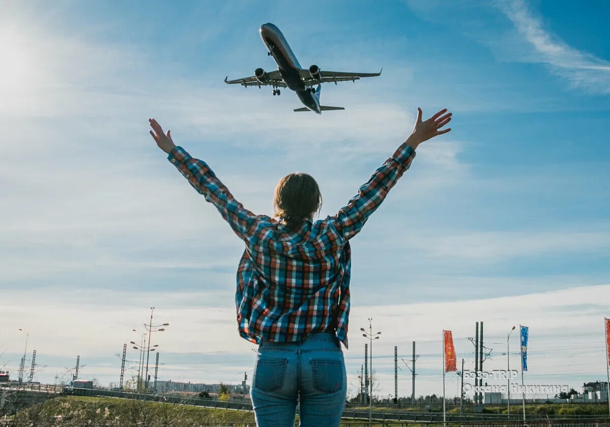 Подпись к фото с самолетом Где в Адлере "хватать" самолеты за брюхо? ✈ ТРИПанем?✈ Дзен