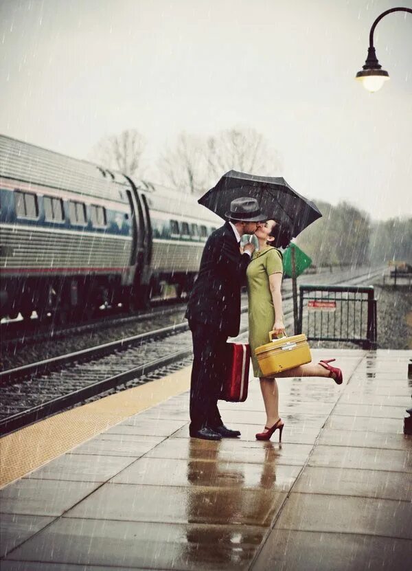 Подписать фото на вокзале Love at the train station by The-optimist.deviantart.com Kissing in the rain, I 