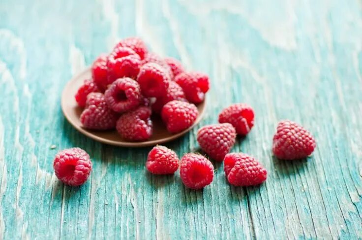 Подписать фото с малиной Himbeeren * Gesunde Früchte mit wenig Kalorien Himbeeren gesund, Gesunde nahrung