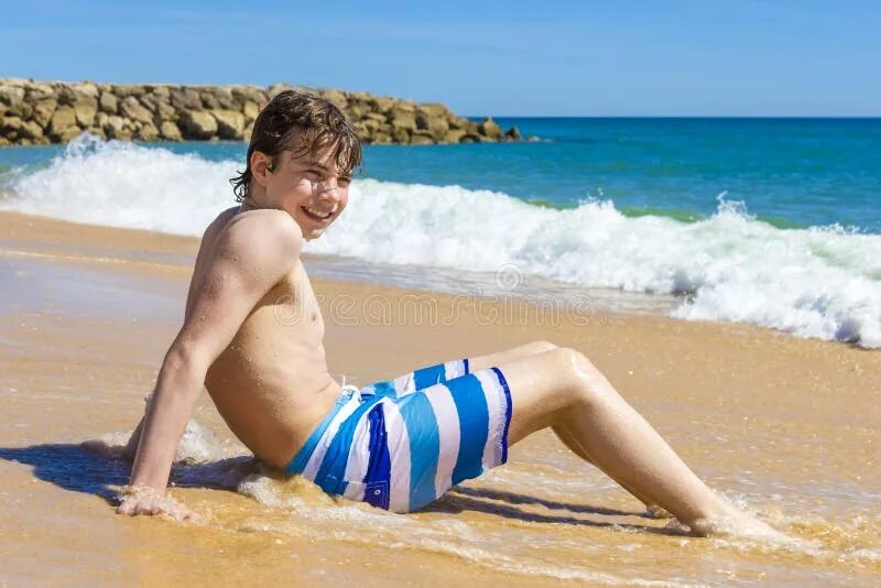 Подростки мальчики фото пляж Boy is Playing in a Beautiful Sea Stock Image - Image of white, teen: 51639001