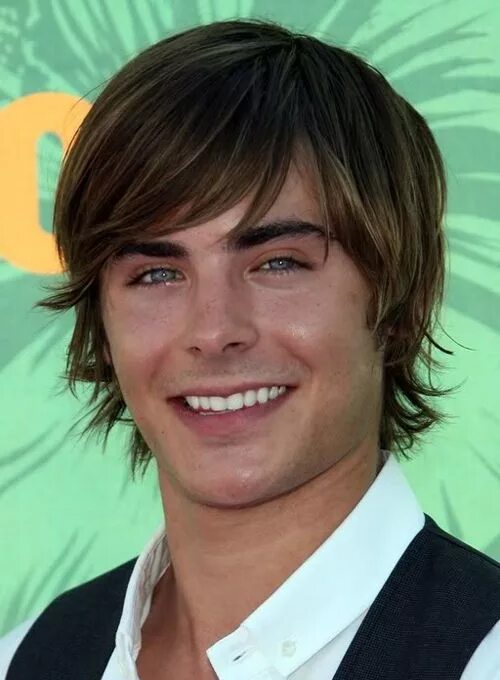 Подростковая длинная стрижка Most Famous Zac Efron Hairstyles Boy hairstyles, Boys long hairstyles, Long hair