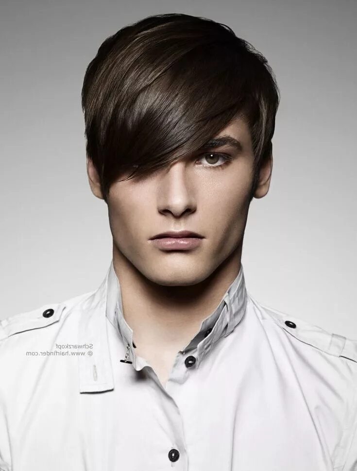 Подростковая мужская стрижка с челкой Men's Hairstyle Long hair styles men, Hairstyles with bangs, Long hair with ban