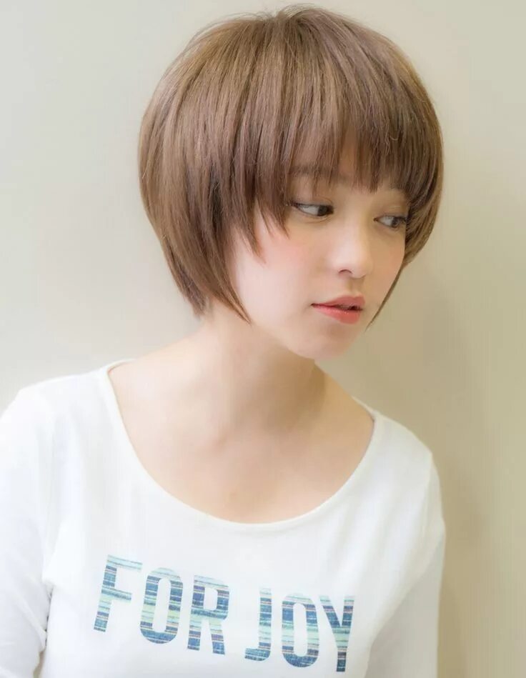 Подростковая прическа для девочки короткая fashionhhairstyles.info Short hair haircuts, Short hair with bangs, Short hair s