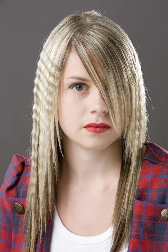 Подростковая прическа женская Awesome style! I think it looks grungy Crimped hair, Hair styles, Long layered h