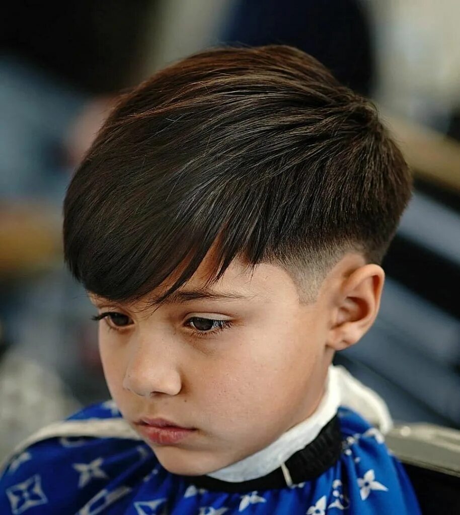 Подростковая стрижка для мальчика с длинной челкой 55+ Best Haircuts For Boys: 2024 Guide Kids hair cuts, Cool boys haircuts, Boys 