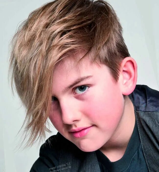 Подростковая стрижка мальчика с челкой Boys' haircuts for all the times Teen hairstyles, Hair cuts, Kids short haircuts