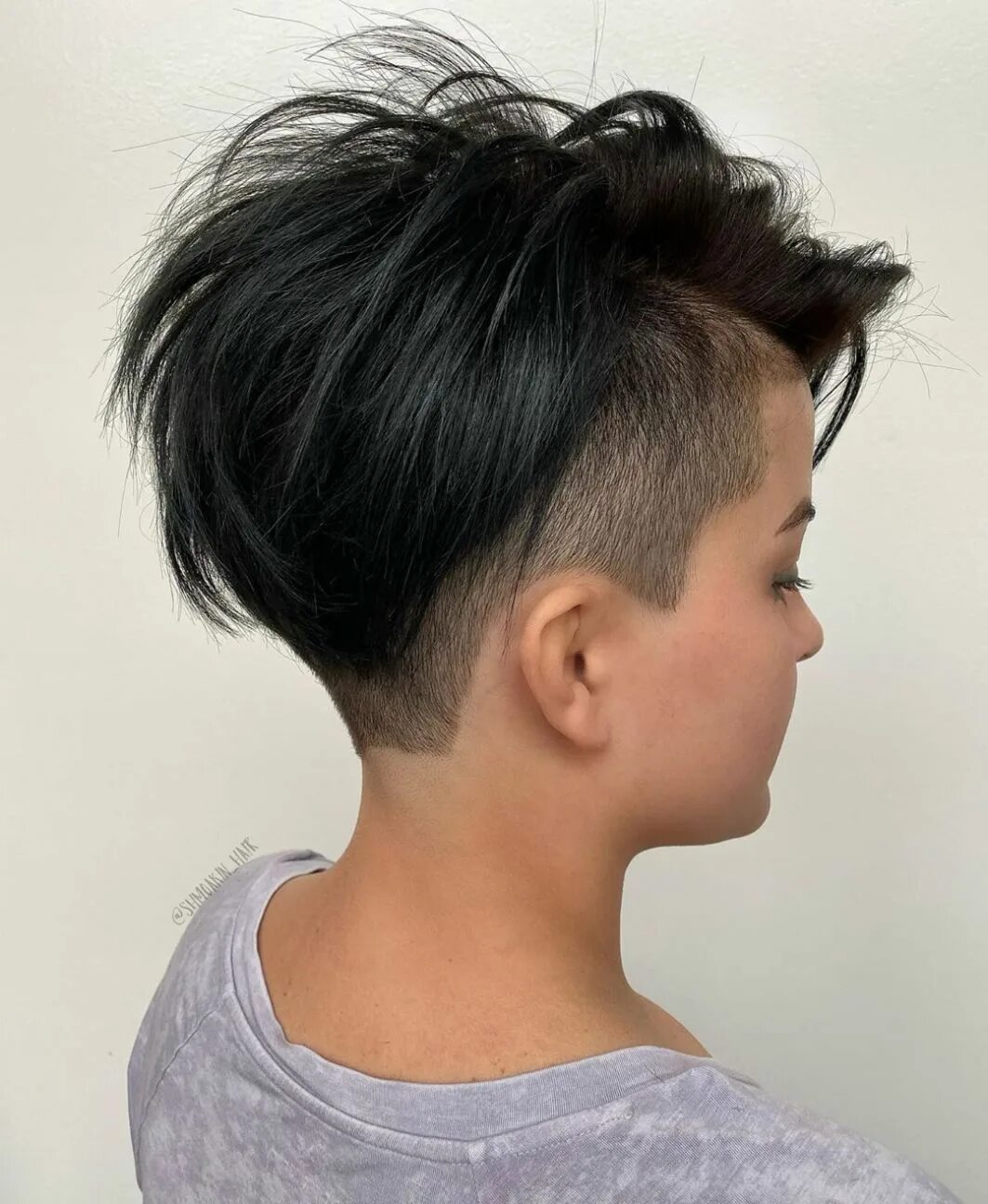 Подростковые прически 2024 девочки 50 Upgraded Feathered Hair Cuts That Are Trendy in 2024 - Hair Adviser Feathered