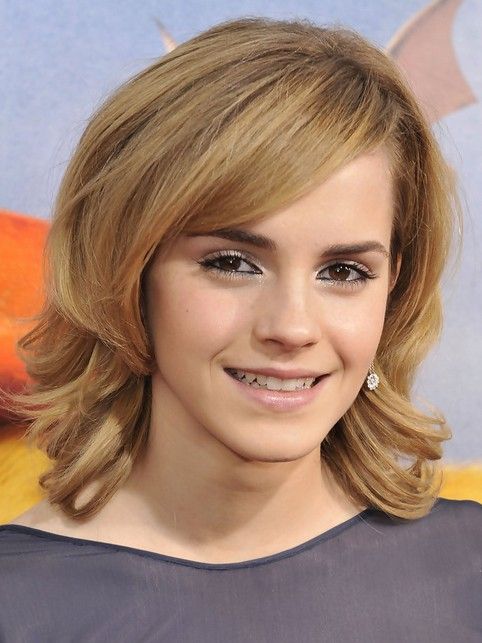 Подростковые стрижки для девочек на средние волосы Emma Watson Medium Hairstyle: Layered Haircut - Pretty Designs Emma watson hair,