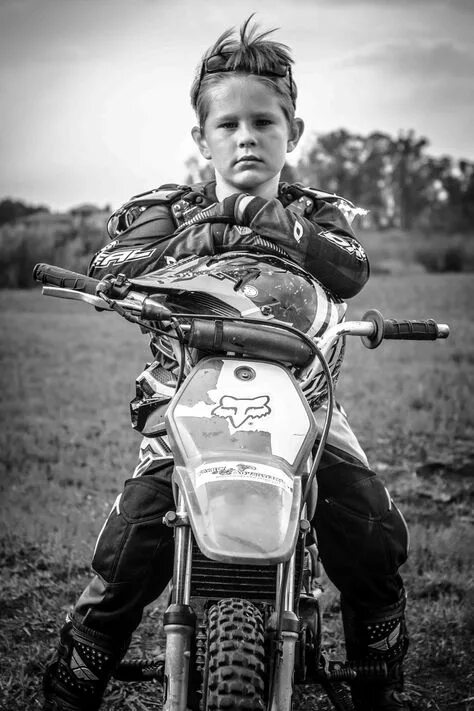 Подросток на мотоцикле фото Top 10 dirt bike photoshoot ideas and inspiration