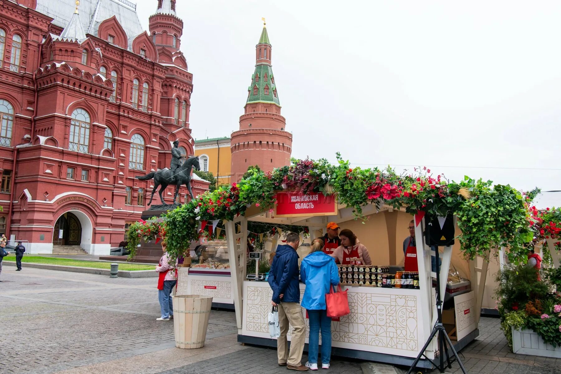 Подружка москва манежная площадь фото Агентство городских новостей "Москва" - Фотобанк