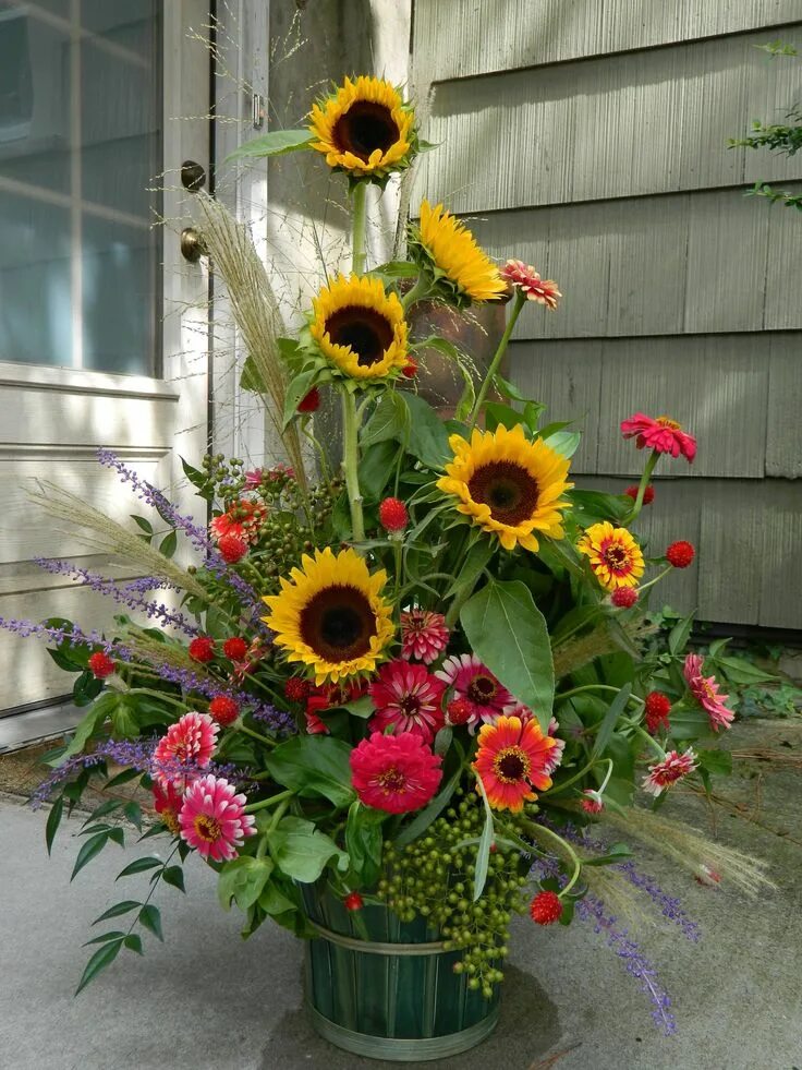 Подсолнухи декоративные низкорослые фото на клумбе Sunflower Arrangement Centerpieces Ideas at Party Ideas 2 Sunflower arrangements