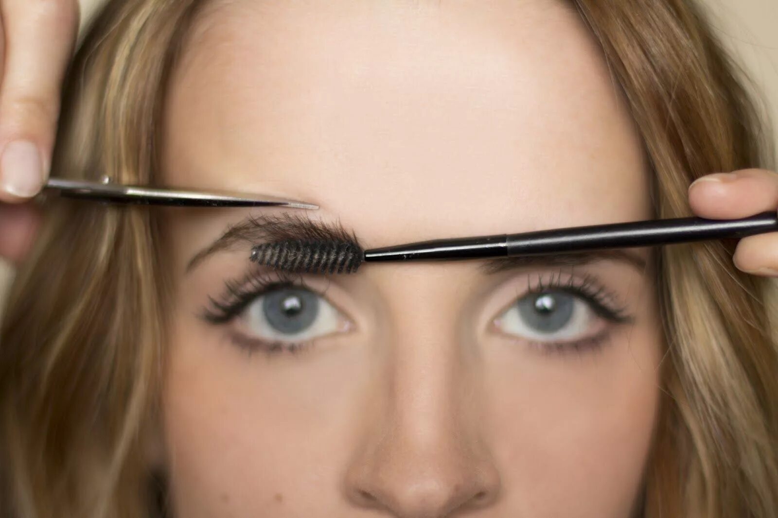 Подстричь брови фото Bow to the Brow: Brow Grooming Eyebrow grooming, Beauty hacks, Beauty