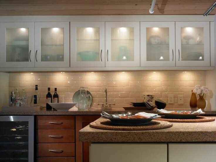 Подсветка для кухни фото в интерьере Kitchen Lighting Design Tips Inside kitchen cabinets, Best kitchen lighting, Kit