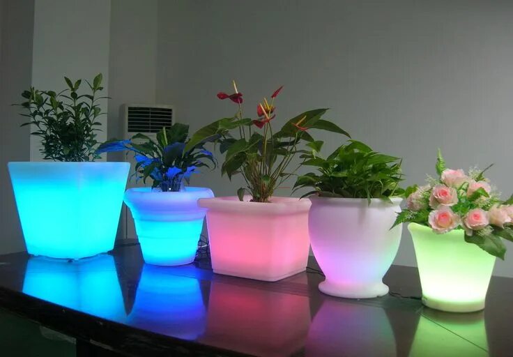 Подсветка для цветов в интерьере Use Vase lights to brighten up the floral arrangements or plants in the house #v